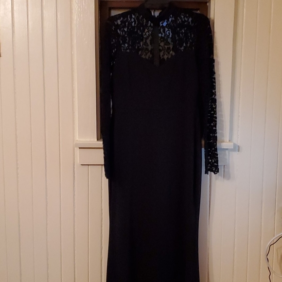 Symphony Dresses & Skirts - Symphony elegant black gown sz 1xl euc